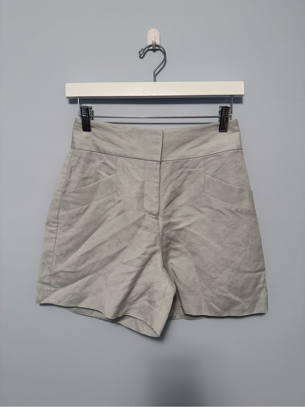 Club Monaco Shorts with Front Pockets (Light Green) - Picture 3 of 8